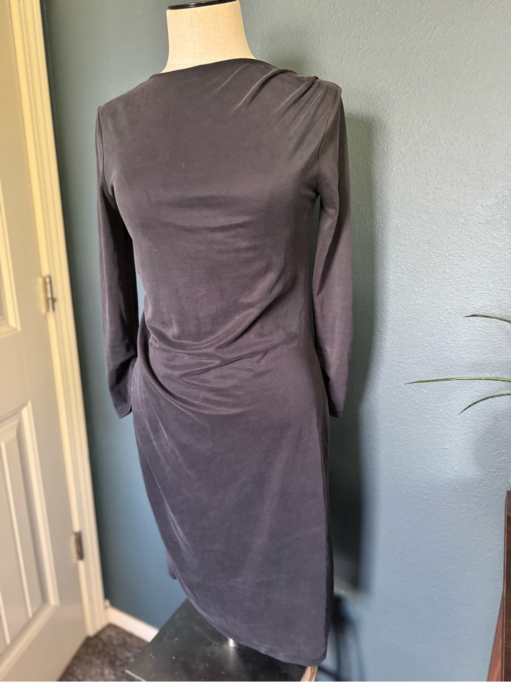 Topshop Long-Sleeve Black Velvet Sheath Dress